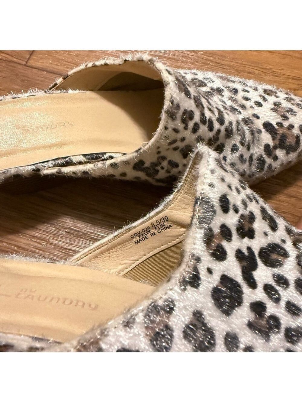 Chinese Laundry Cowhide Fur Women's Bootie 2” Block Heel Shoes Sz8.5/39 - Picture 5 of 9